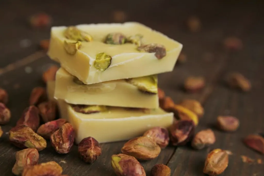 White-chocolate-and-pistachios